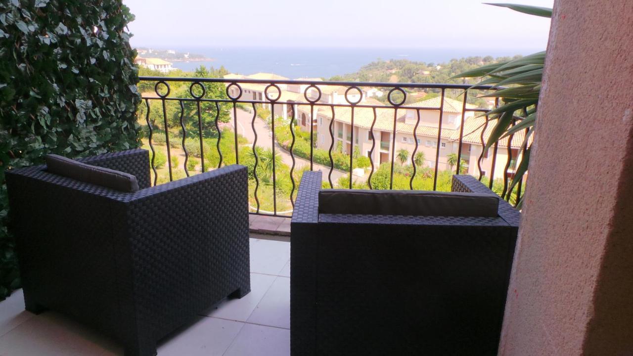 Appartements Modernes Vue Mer A Cap Esterel Saint-Raphaël Exterior foto