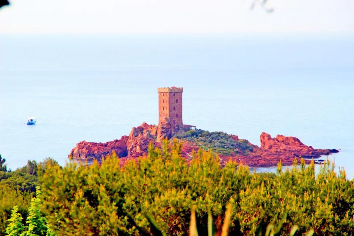 Appartements Modernes Vue Mer A Cap Esterel Saint-Raphaël Exterior foto